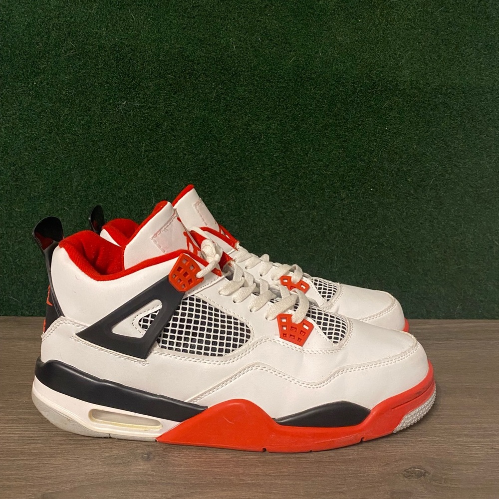 Jordan 4 Fire Red Size 11